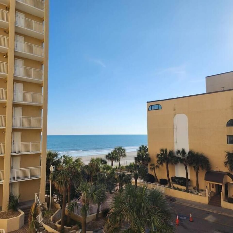 Beautiful Oceanview from the balcony!