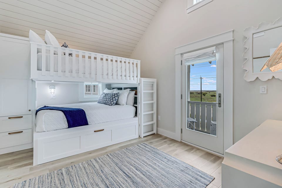 Queen/Queen Bunk Bedroom, 2nd Floor