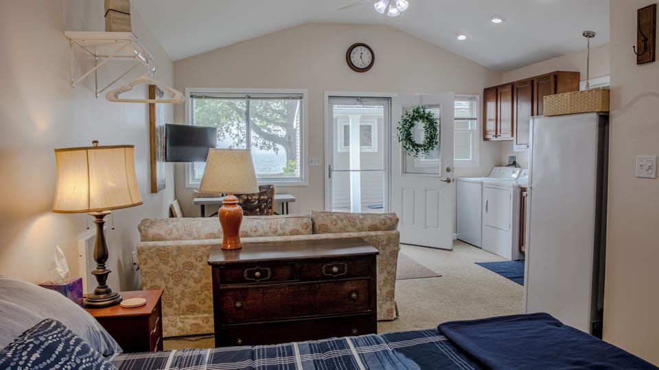 Guest House
