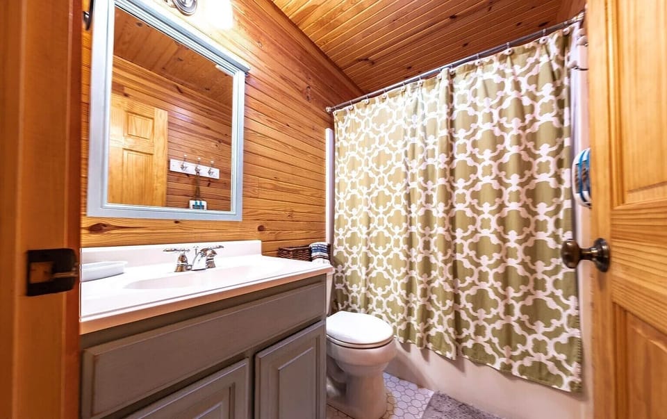 1st floor full bathroom