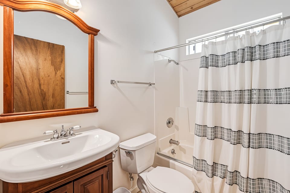 Sink, Bathroom, Indoors, Room, Toilet