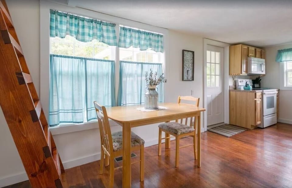 Indoors, Dining Room, Dining Table, Furniture, Table