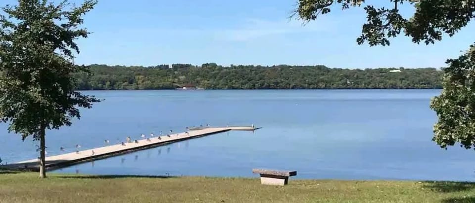 City Beach and fishing pier 100yds away from front door!