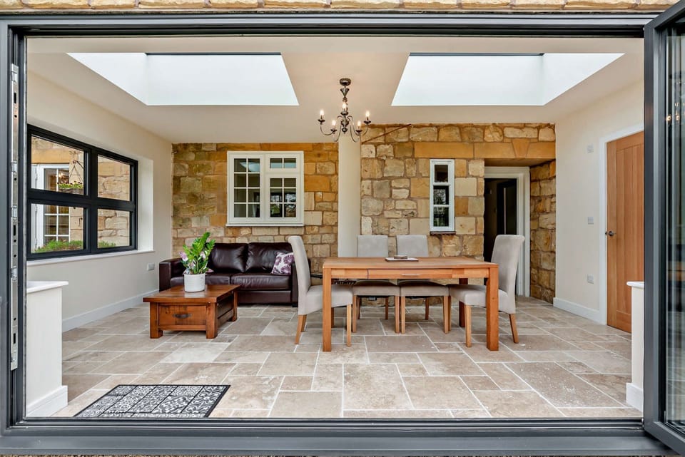 Manor House Orangery - StayCotswold