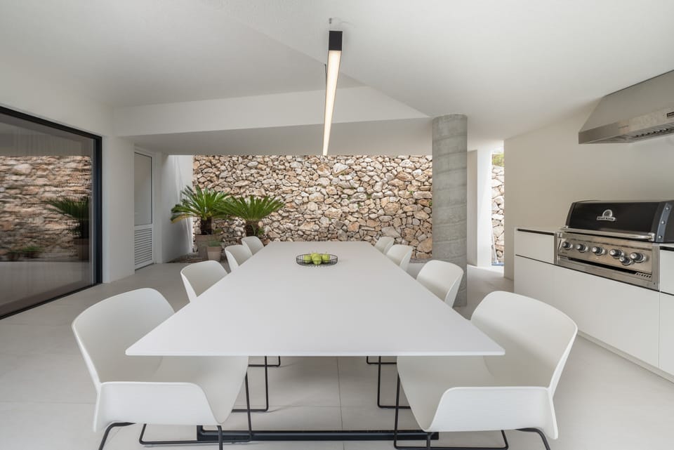 Outdoor kitchen