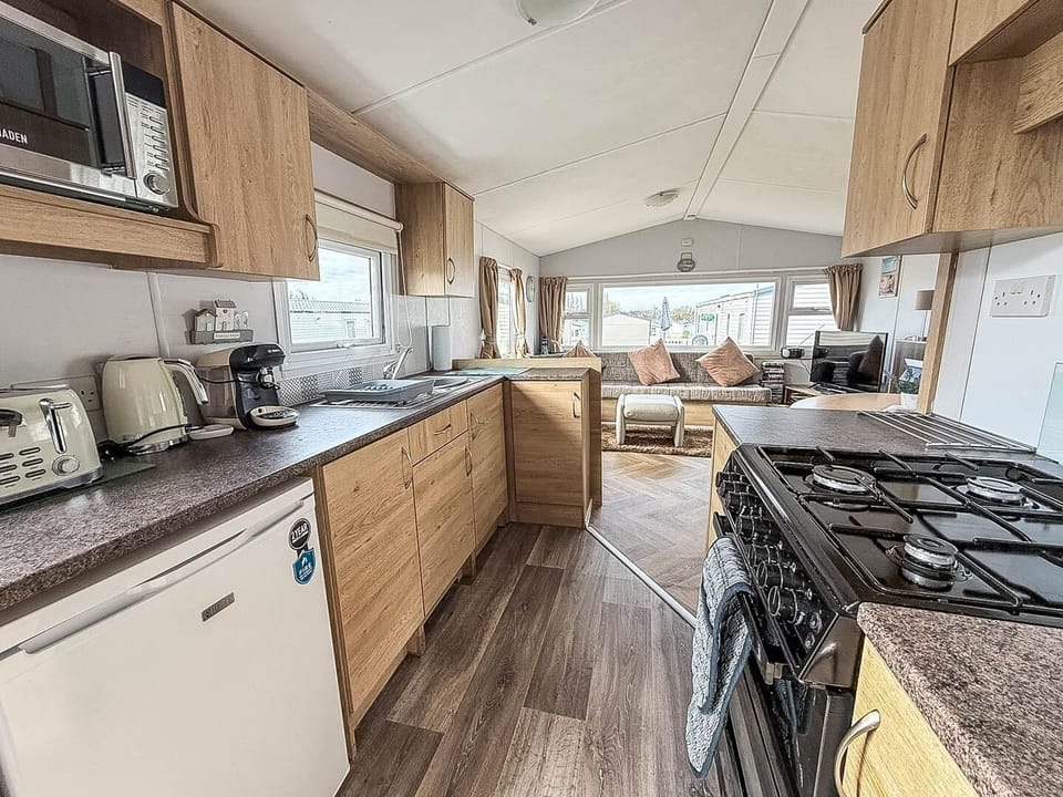 Reminisce on your Hunstanton beach holidays over some food or drinks.