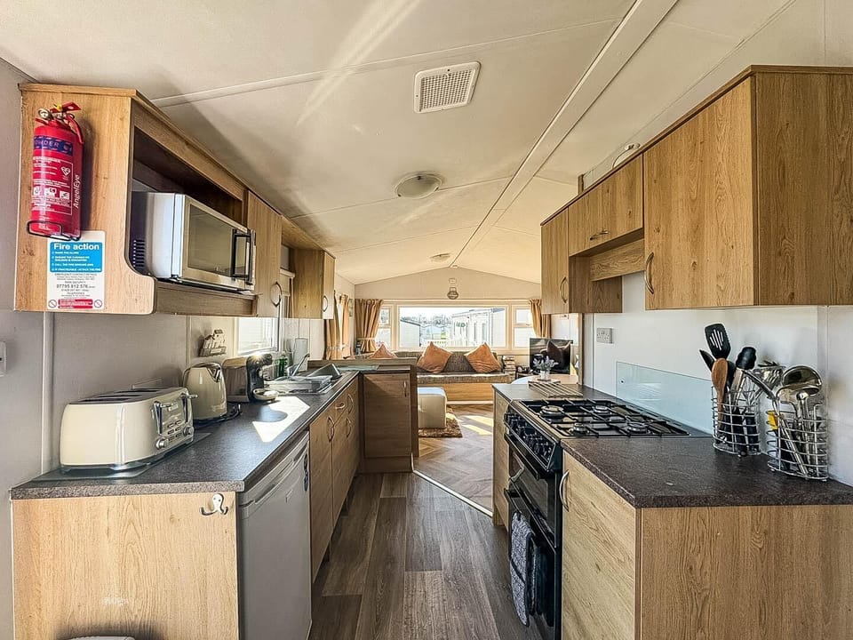 Reminisce on your Hunstanton beach holidays over some food or drinks.