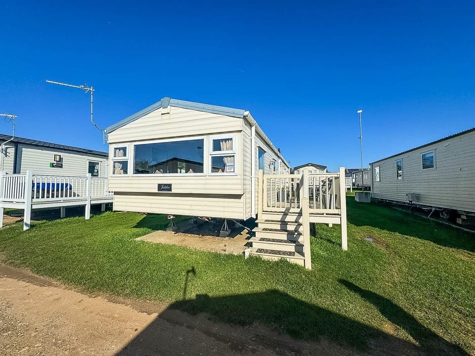 Imagine unwinding and enjoying your morning coffee on your own outside decking, with attractions such as the Princess Theatre just a short walk away.