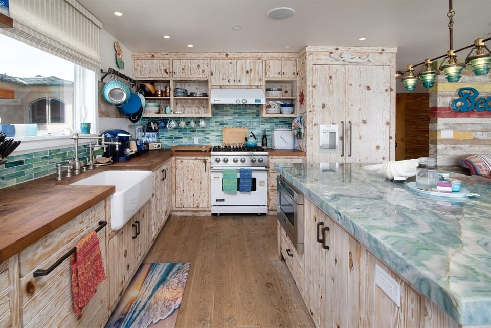 The kitchen is well equipped.