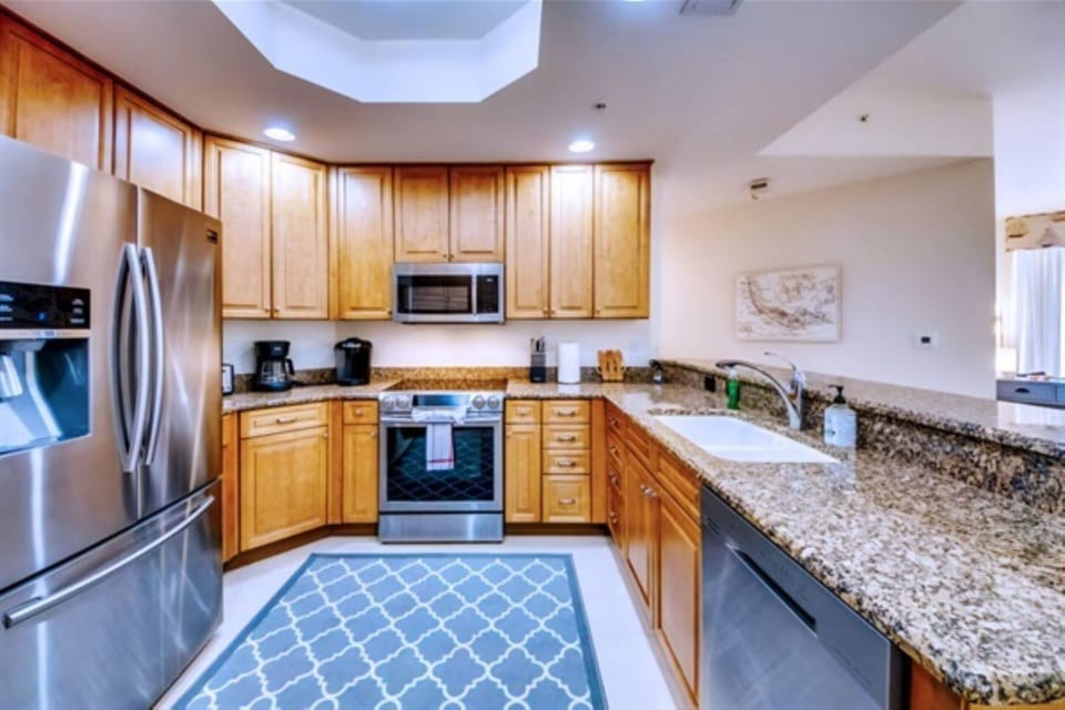 All the stainless steel appliances have recently been upgraded. Kudos to our cleaning staff! They are very consistent in keeping the place in immaculate condition