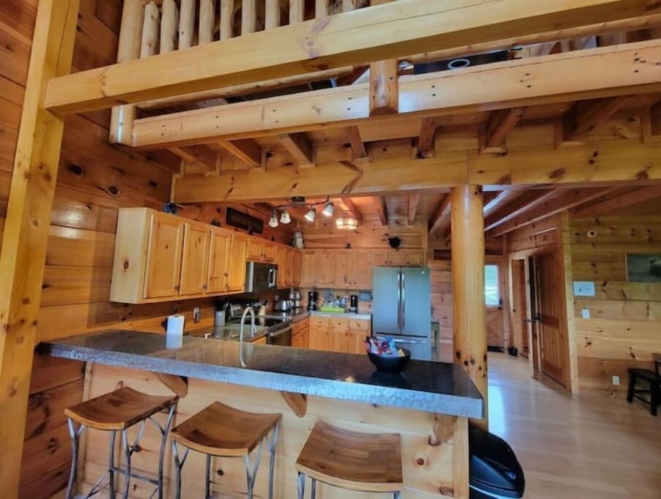 Spacious fully stocked kitchen