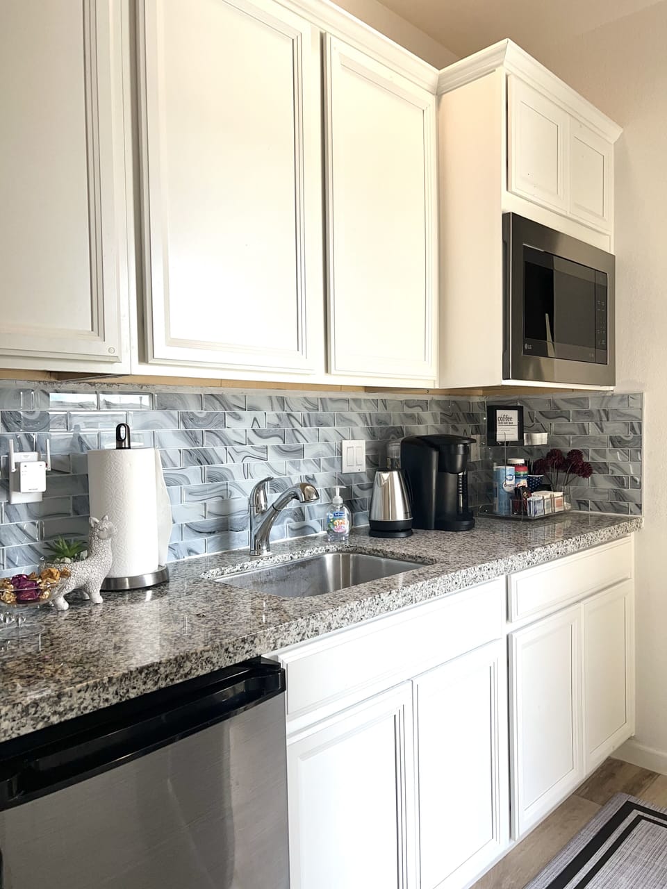 Kitchenette area 