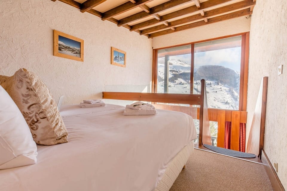 Drift to sleep in the comfortable Double bed (or 2 Single beds) after a wonderful day outside.