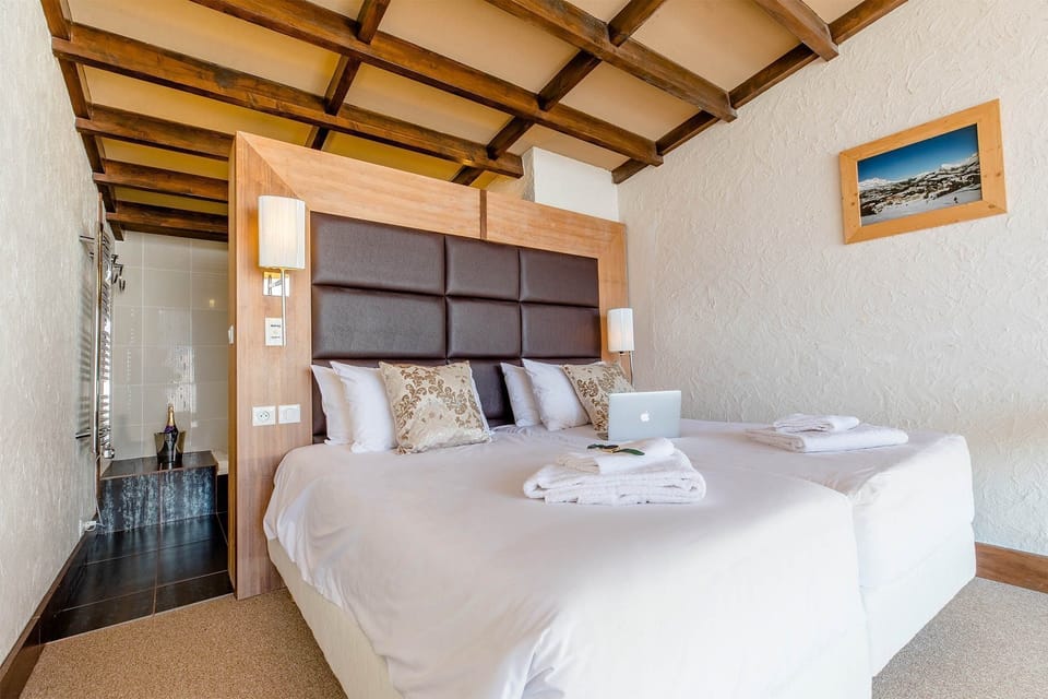 Get a peaceful night sleep in our cozy bedroom, which has 2 Single beds which can be put together as a Double bed.