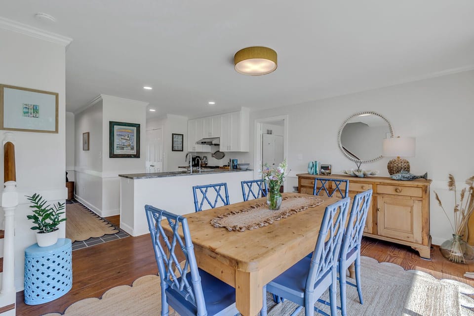 Large dining area that is open to a fresh kitchen