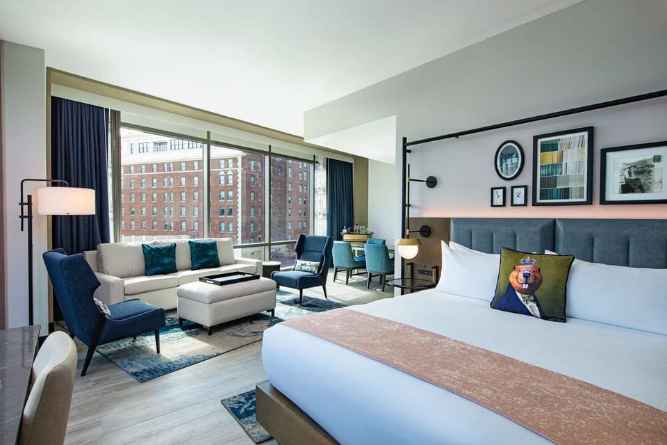 Indulge in a suite-style king with expansive city views.