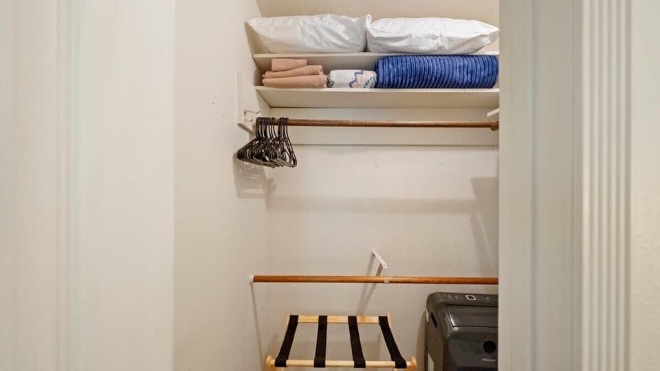 #StayinMyDistrict #BookDirect #EntireHome