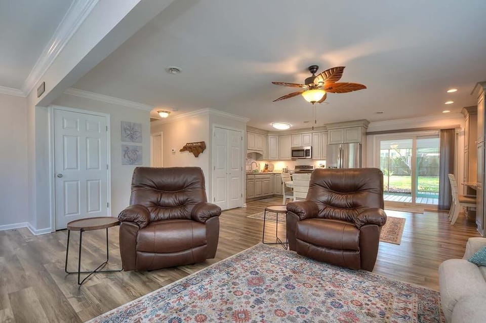 Living Room 
GW 6.27.23