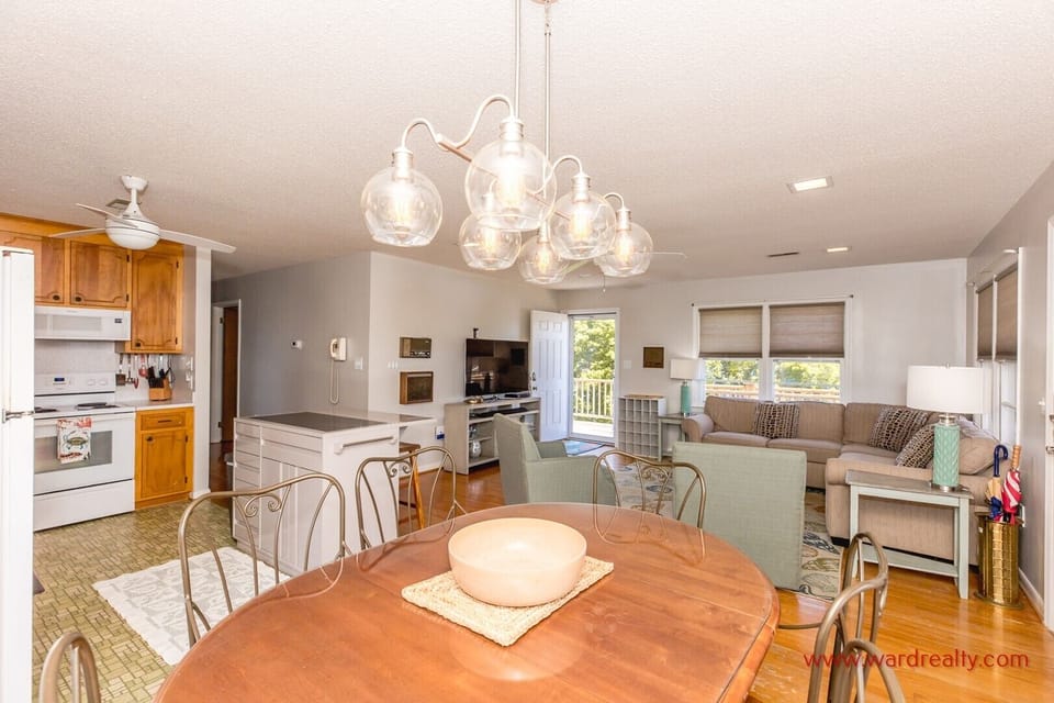 Dining Area II