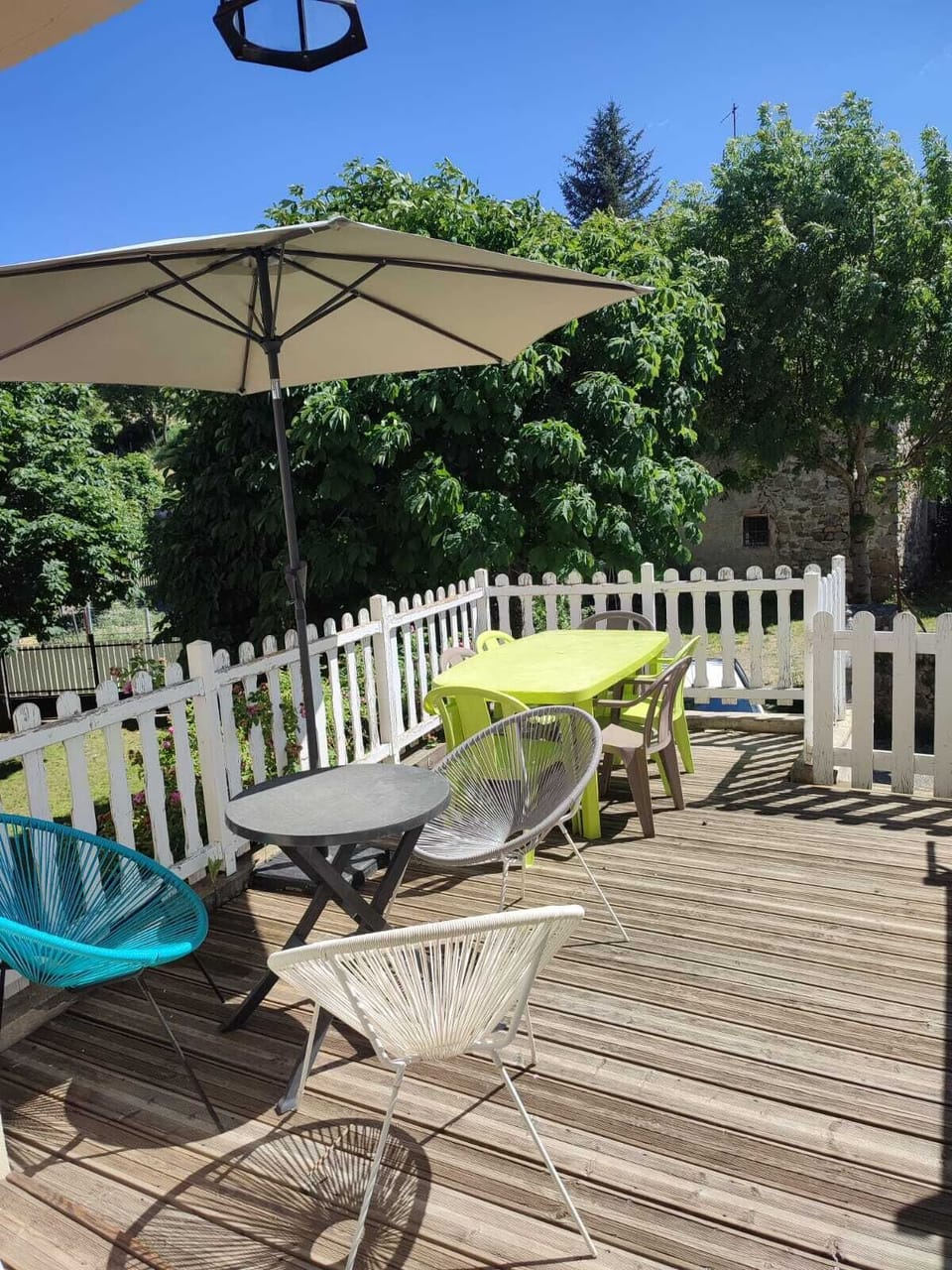 Outdoor dining