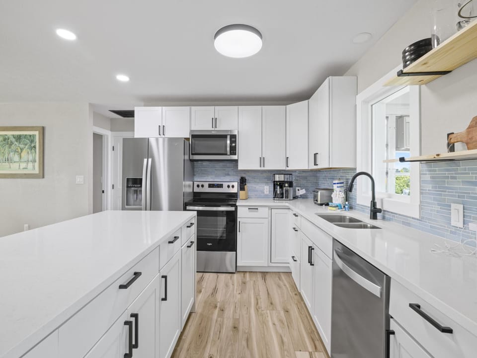 Fully Equipped Kitchen with Stainless Steel Appliances