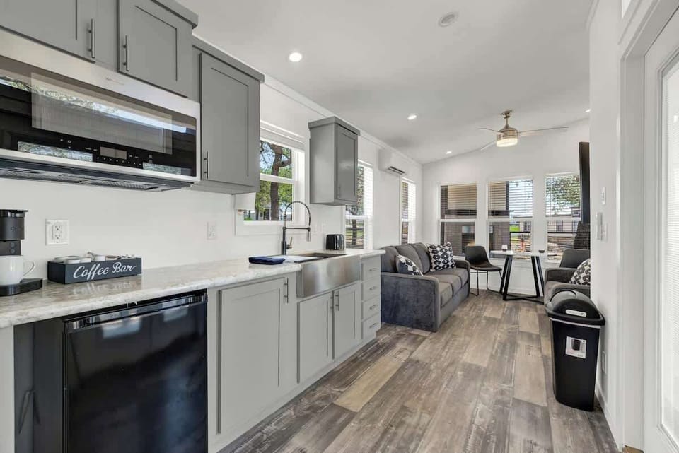 Open kitchen space to cook a delicious meal.