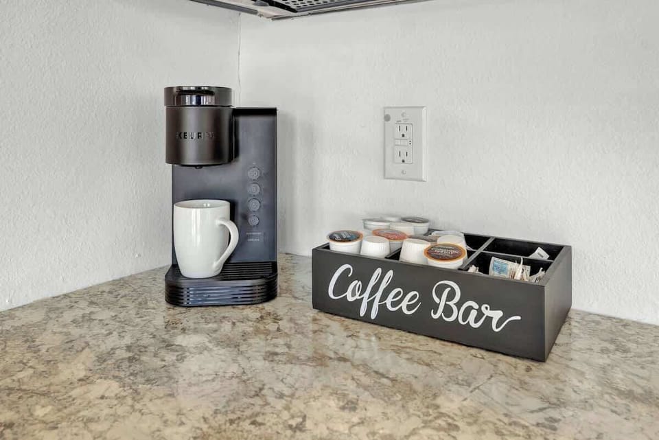 A keurig coffee maker and coffee pods are provided. 
