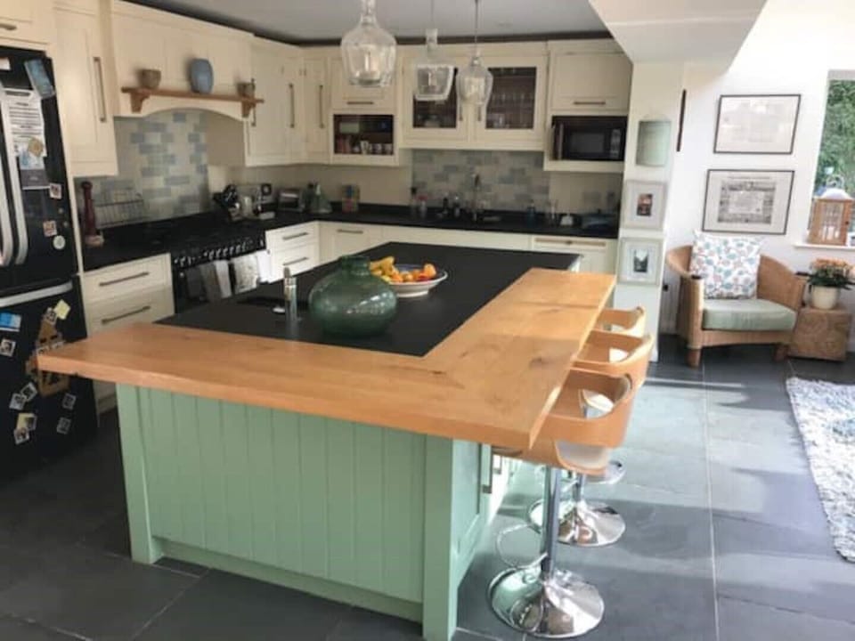 Open plan Kitchen, dining room and entertaining area opens up to patio & garden 