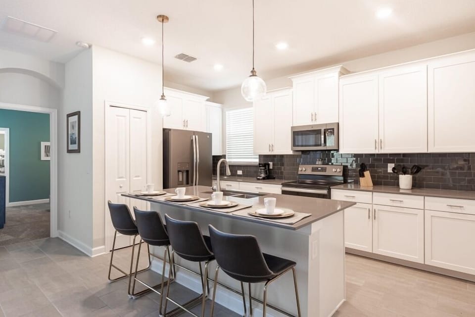 Room, Indoors, Microwave, Oven, Kitchen Island