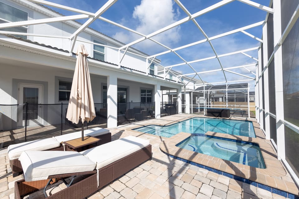 Patio, Pool, Water, Flagstone, Building