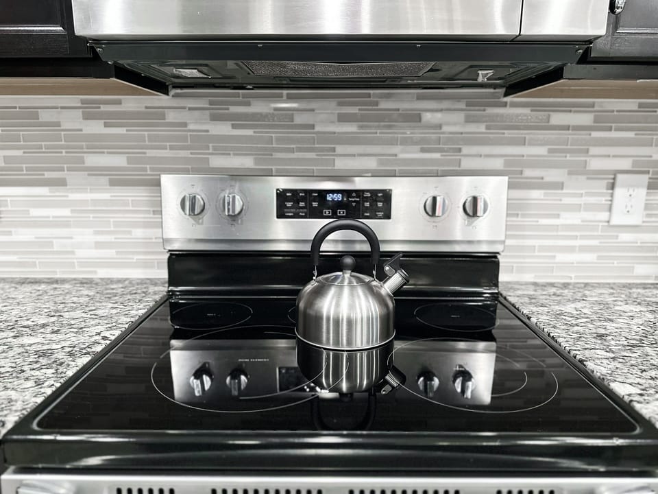 Indoors, Kitchen, Pot, Cooktop, Oven