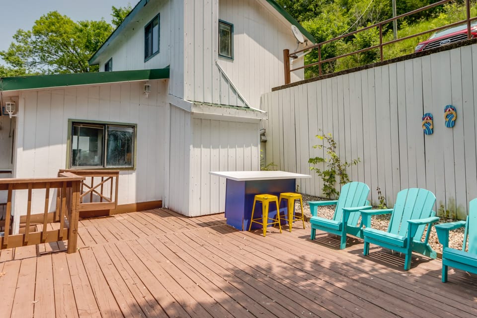 Versailles Vacation Rental | 3BR | 2BA | Stairs Required | 1,164 Sq Ft