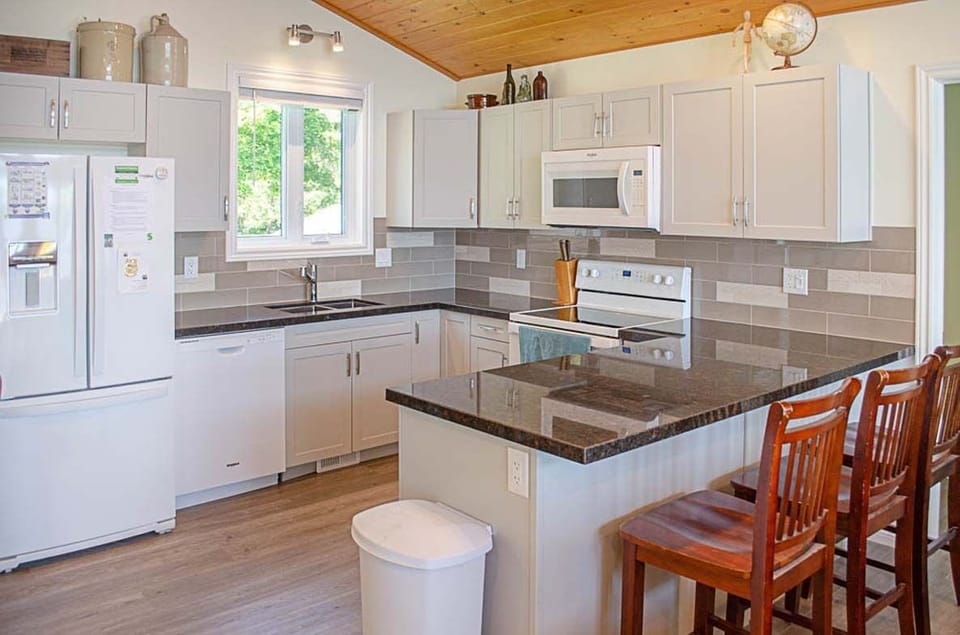 Bright and cheerful kitchen