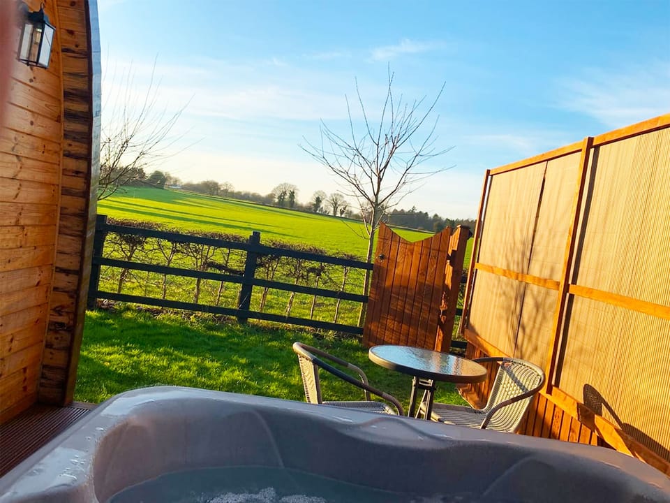 Hot Tub / whirlpool bath (Outdoor)