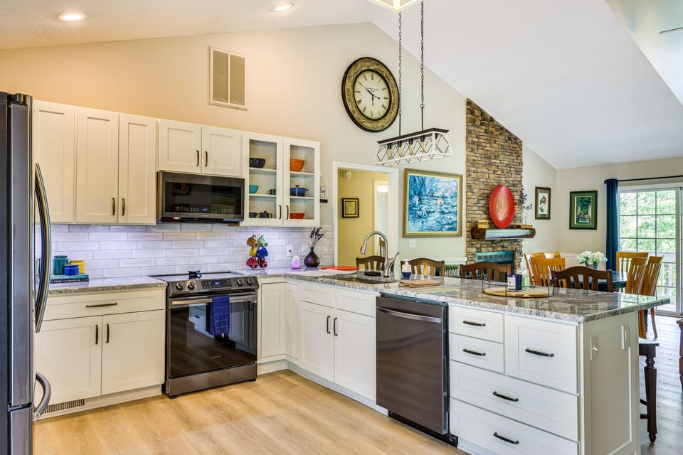 Kitchen | Breakfast Bar | Coffee Maker