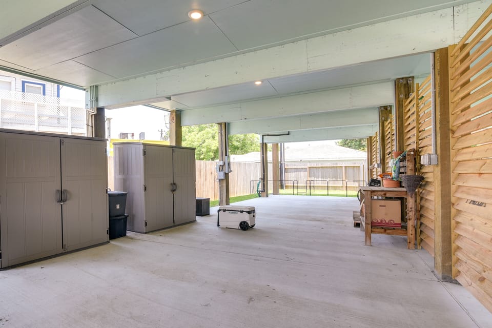 Patio | Charcoal Grill | Yard Area