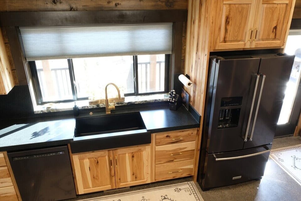 FULLY STOCKED, HIGHLY FUNCTIONAL KITCHEN