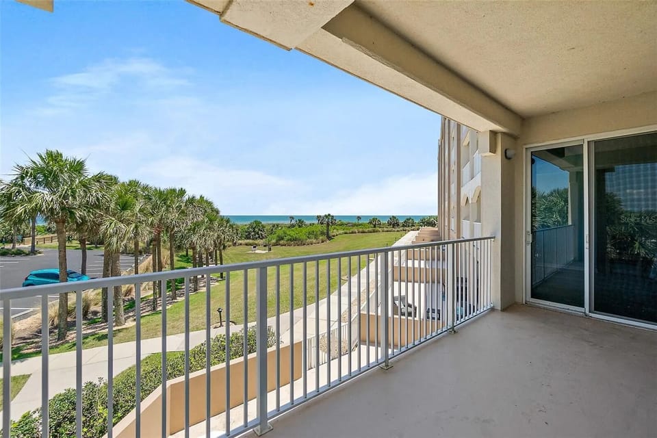 Wrap around balcony to take in the views while sipping your morning coffee.