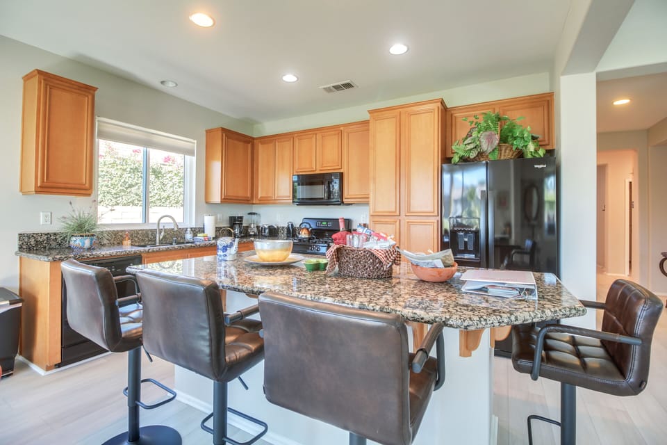 Kitchen | Drip Coffee Maker | Toaster | Blender | Hot Water Pot