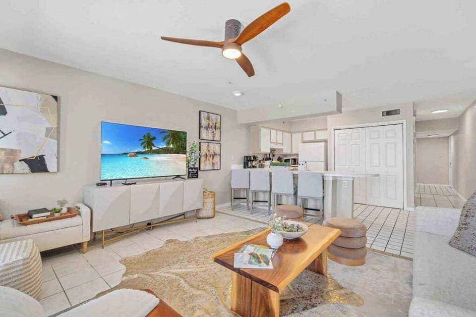 A living room that's designed for maximum comfort and enjoyment.