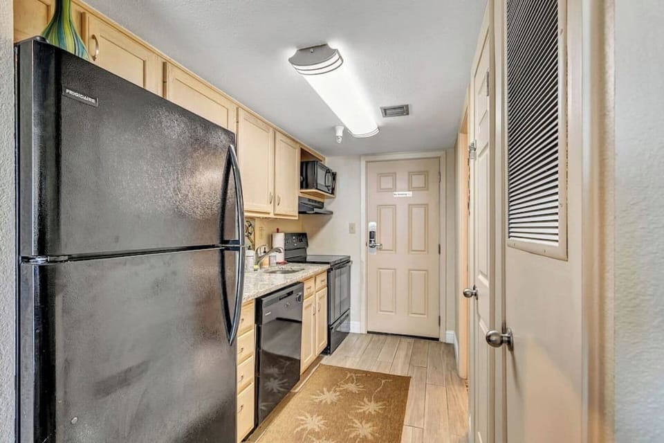  Plenty of counter space with you in mind!