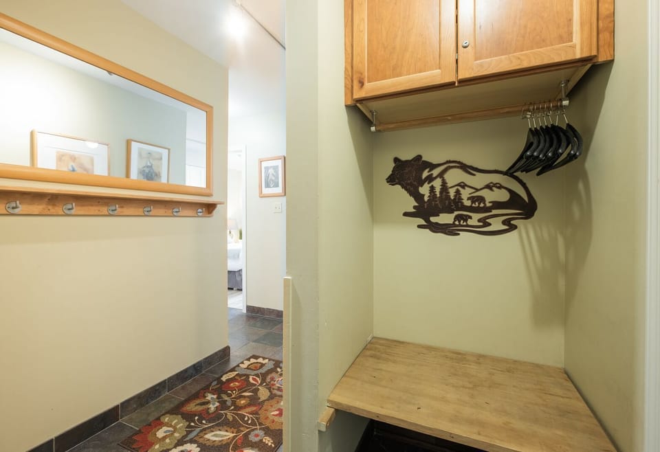 Property entrance: Closet area