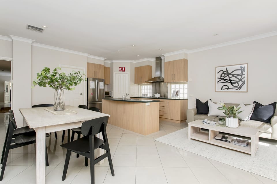 Elite Accommodation, Adelaide, Unley House, Short term rental, WiFi, Furnished, dog friendly, BBQ