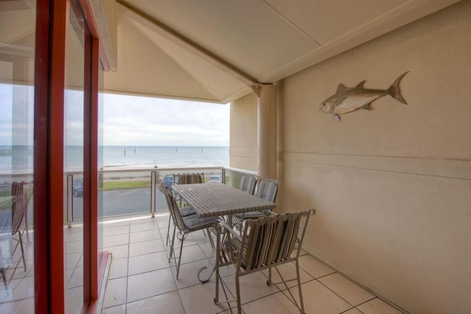 Outdoor Dining - enjoy the outdoor dining facilities on the beachfront balcony