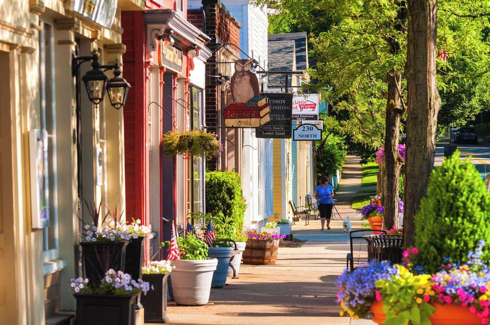 Only Minutes to downtown historic  Norcross shopping and dining strip