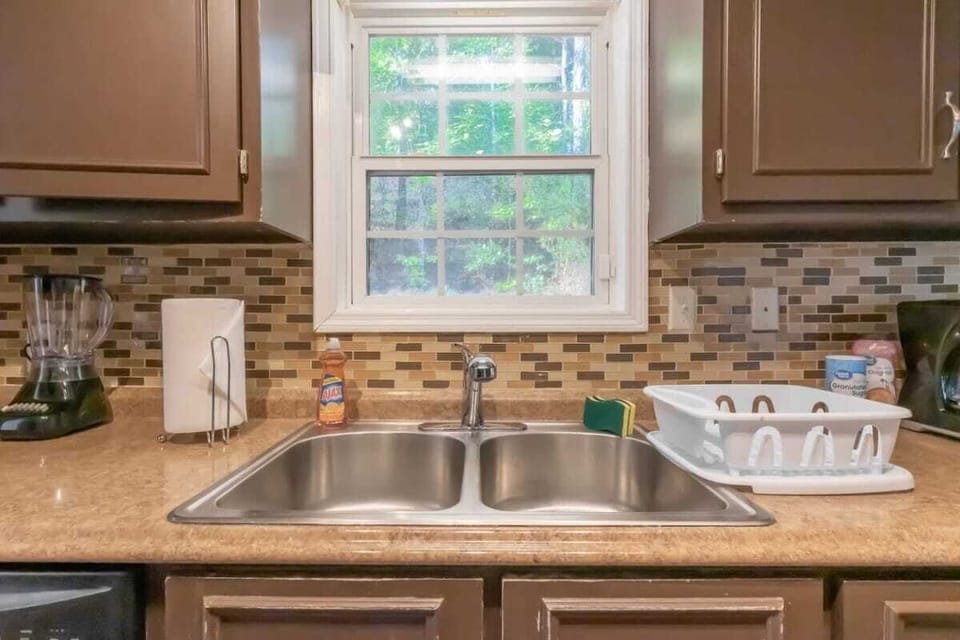 Kitchen sink