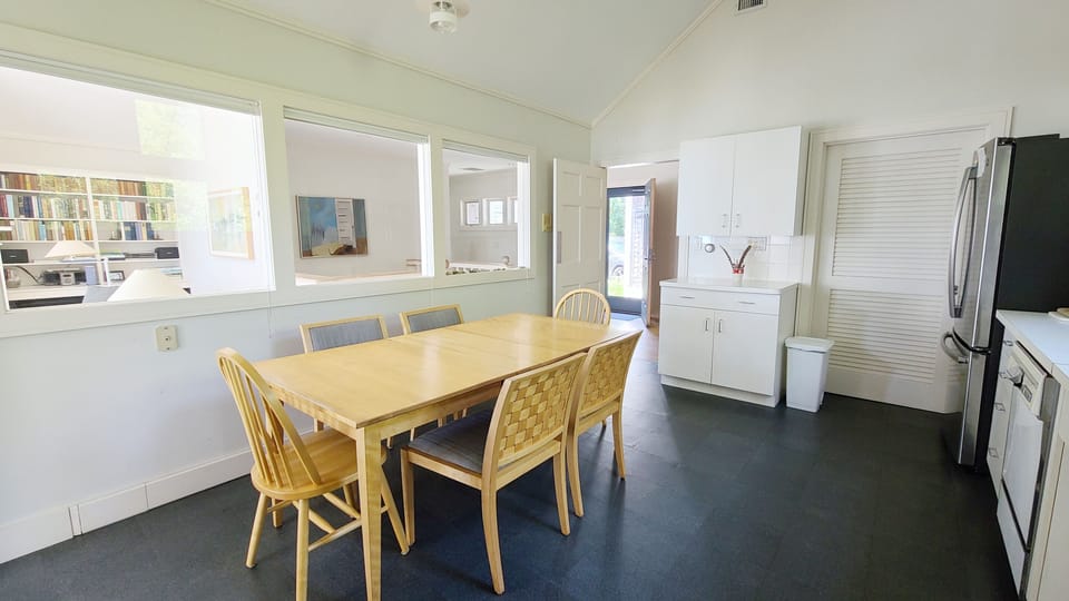 Eat in kitchen with vaulted ceiling