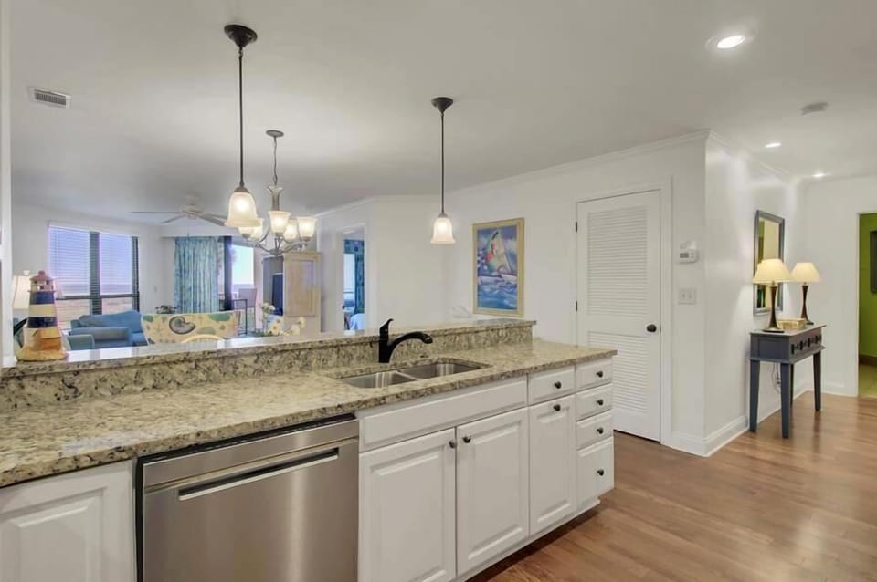 Kitchen, 104 Summer  House