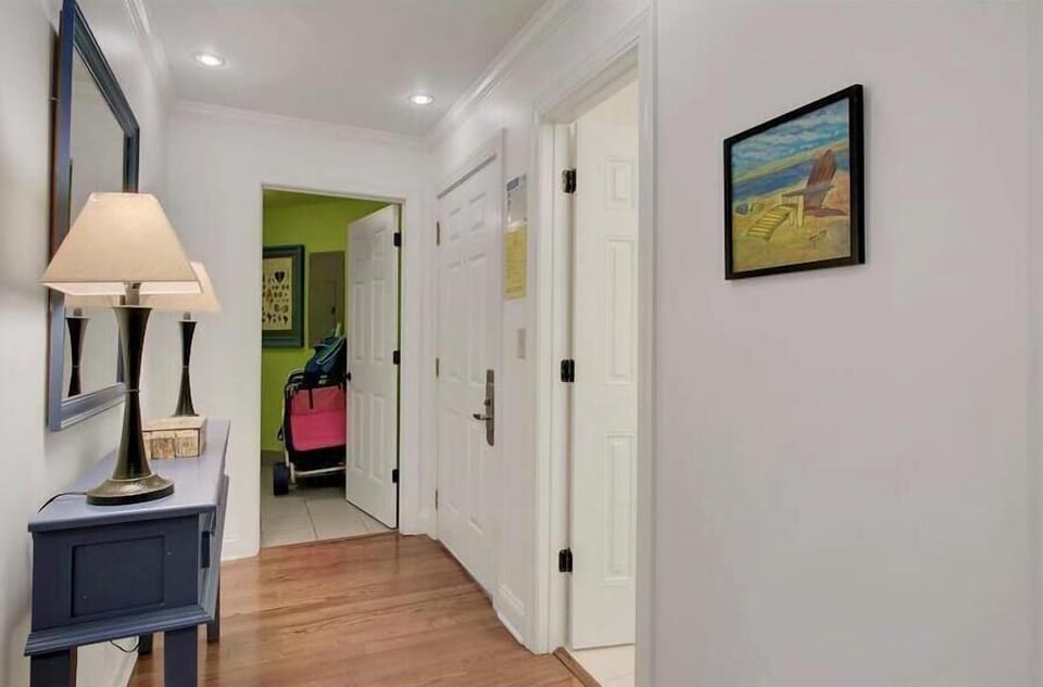 Foyer at 104 Summer House