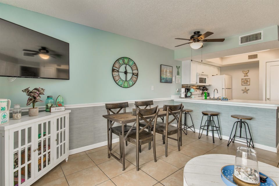 Living/Dinning Area